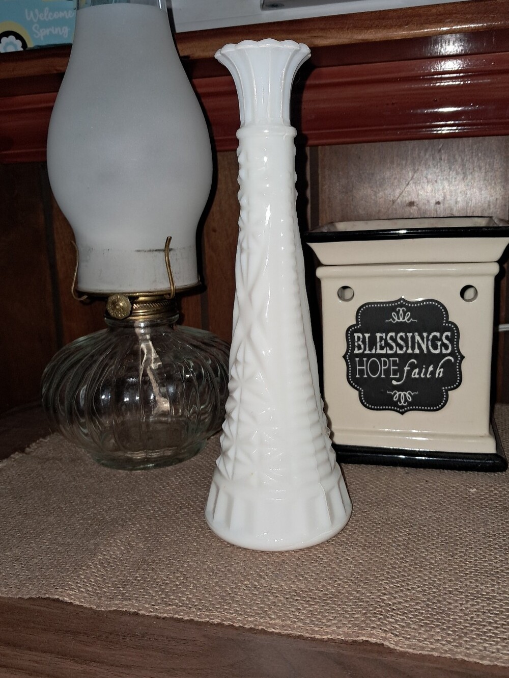 White Milk Glass Bud Vase -vintage
